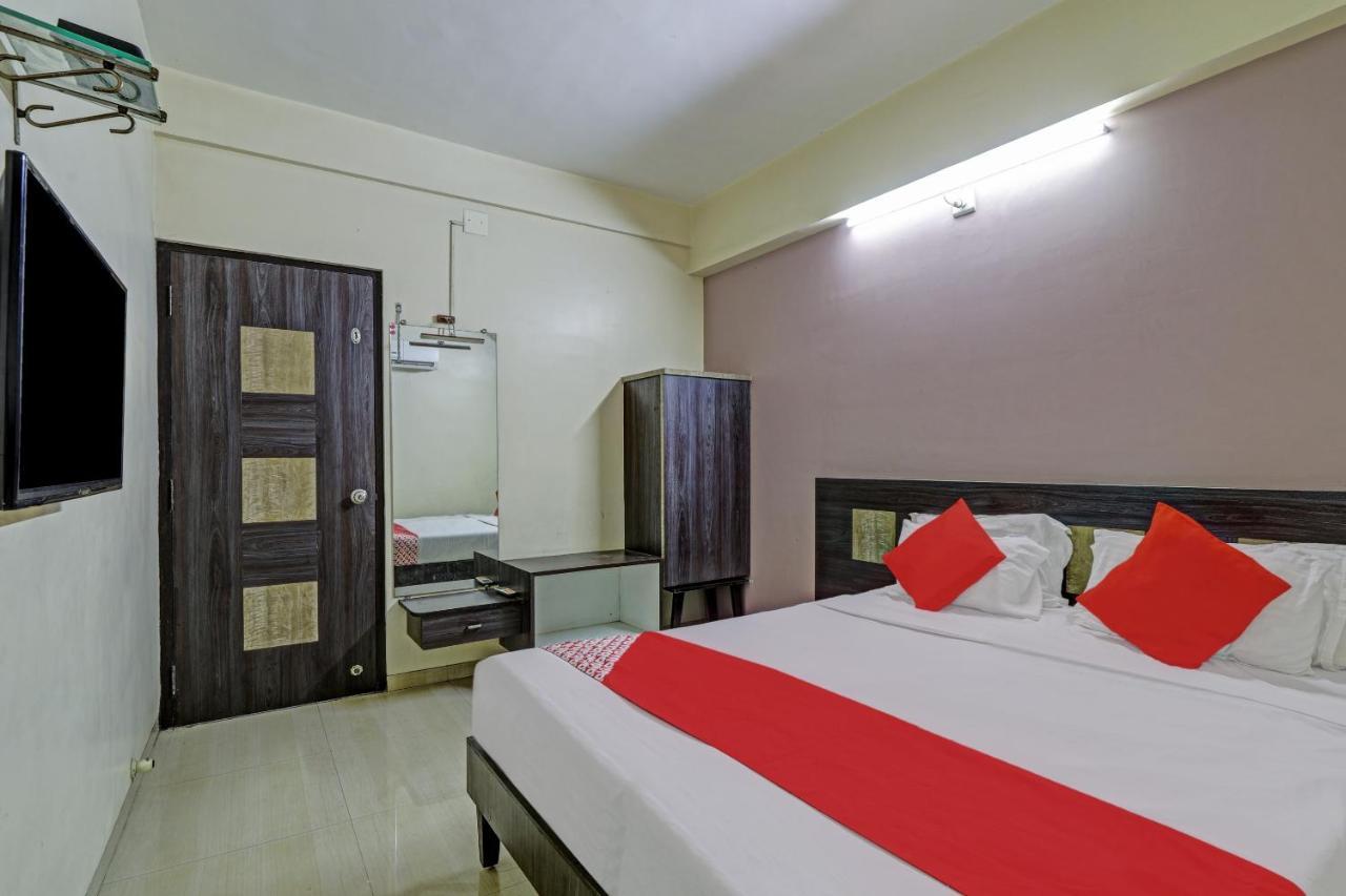Oyo 82461 Hotel Darshan Banquet And Rooms Surat Eksteriør bilde