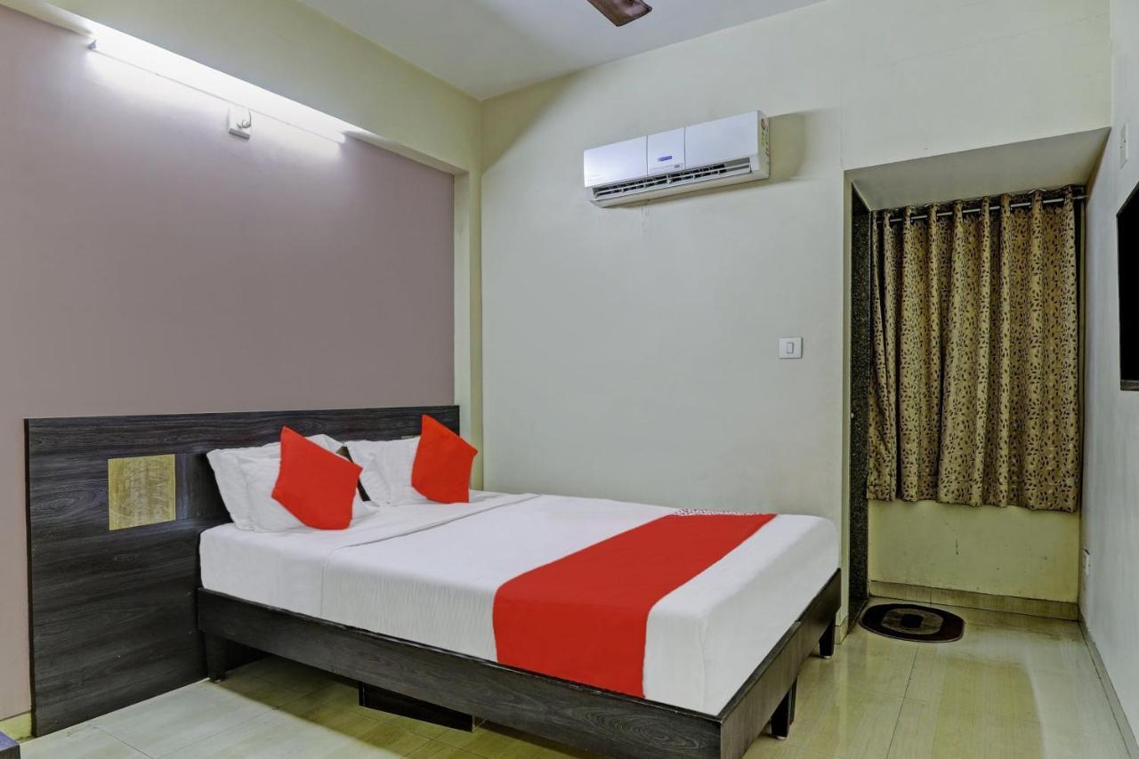 Oyo 82461 Hotel Darshan Banquet And Rooms Surat Eksteriør bilde
