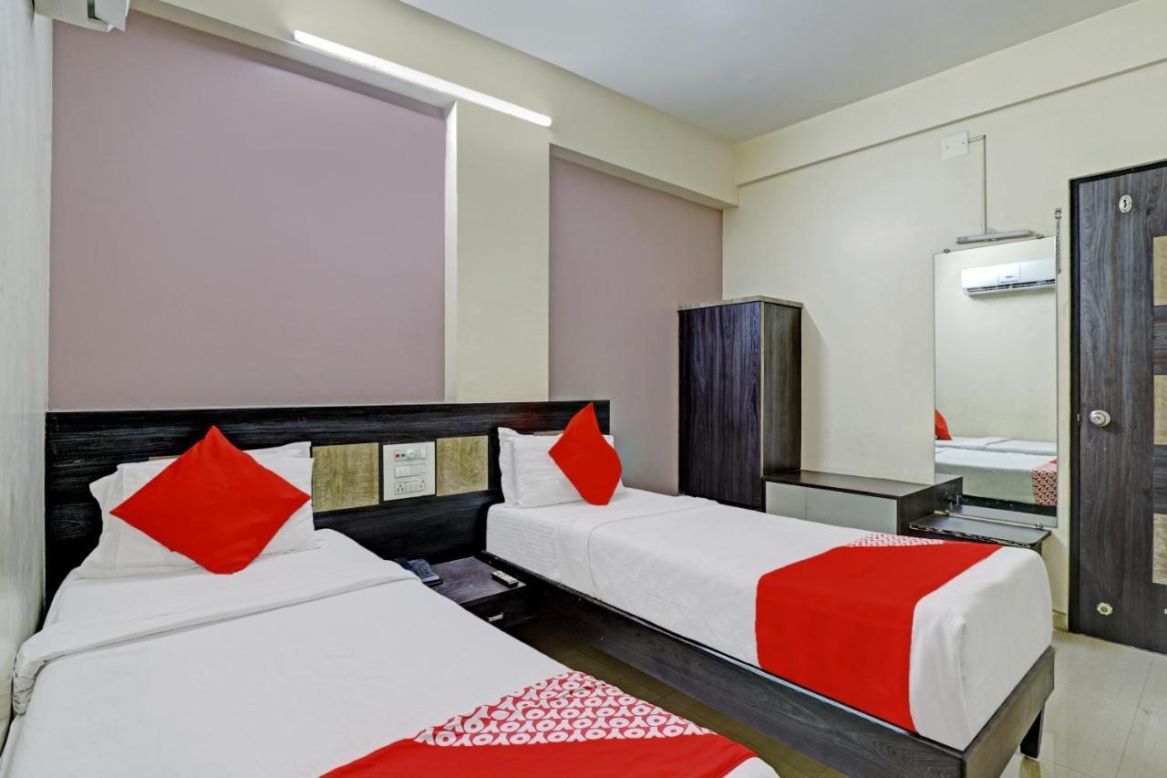 Oyo 82461 Hotel Darshan Banquet And Rooms Surat Eksteriør bilde