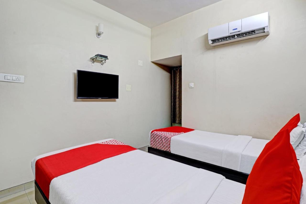 Oyo 82461 Hotel Darshan Banquet And Rooms Surat Eksteriør bilde