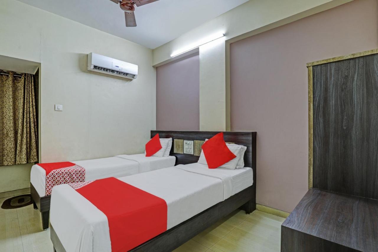 Oyo 82461 Hotel Darshan Banquet And Rooms Surat Eksteriør bilde