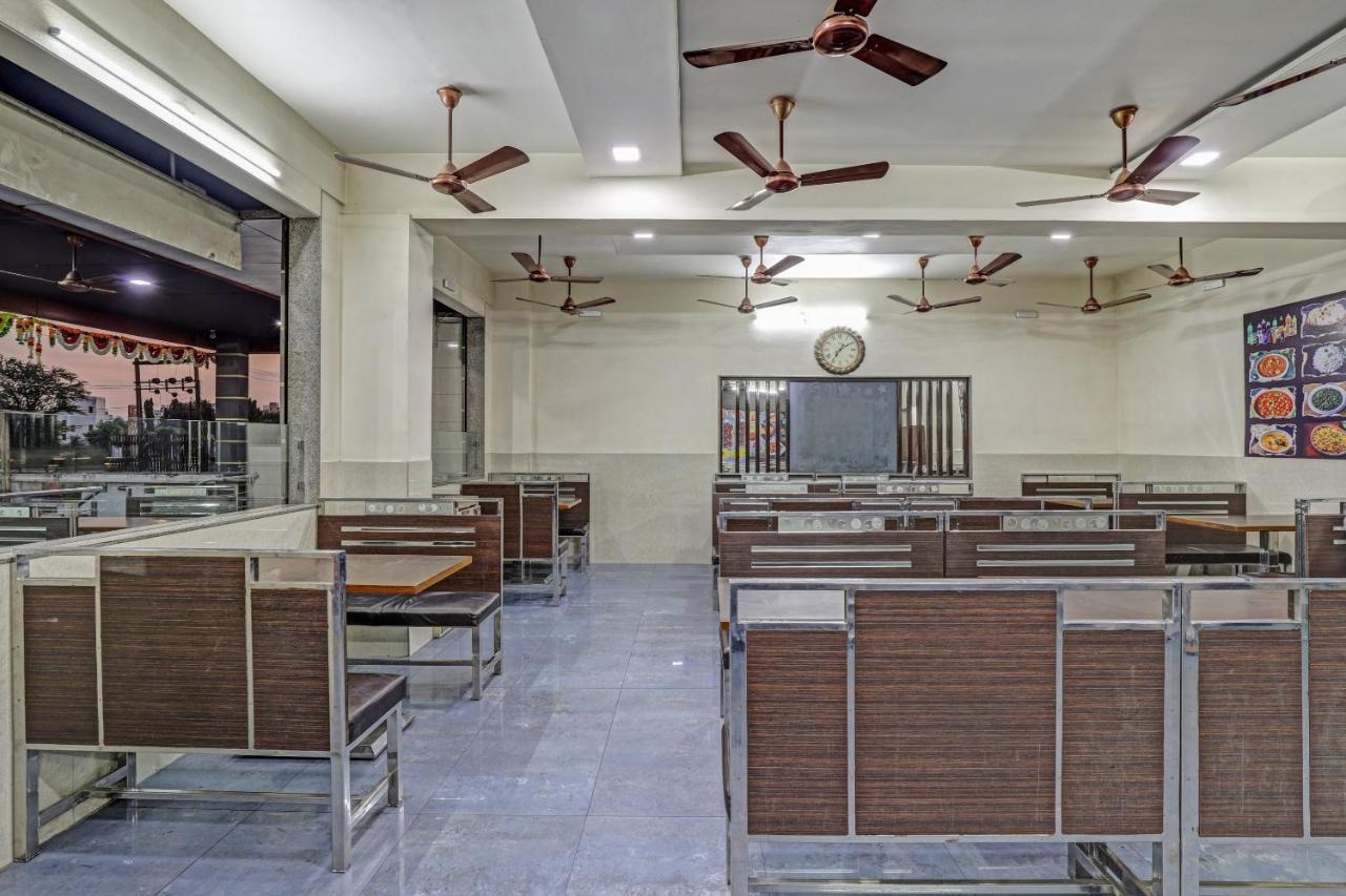 Oyo 82461 Hotel Darshan Banquet And Rooms Surat Eksteriør bilde